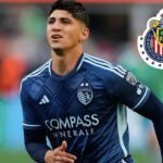 Alan Pulido regresa a Chivas: un refuerzo de experiencia para el Clausura 2025