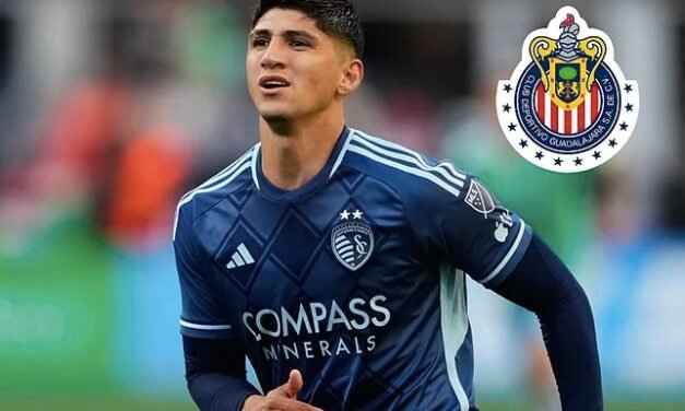 Alan Pulido regresa a Chivas: un refuerzo de experiencia para el Clausura 2025
