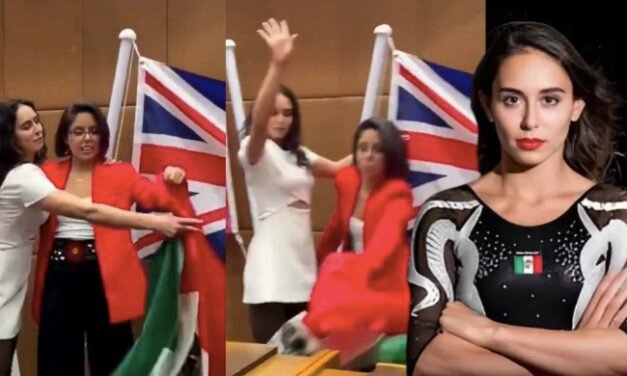 Tunden en redes a Elsa García por tirar la bandera mexicana durante ceremonia de naturalización