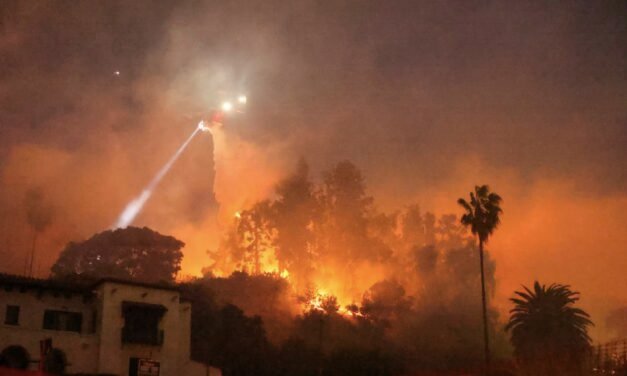 Un nuevo incendio devasta Hollywood y agrava la crisis de Los Ángeles
