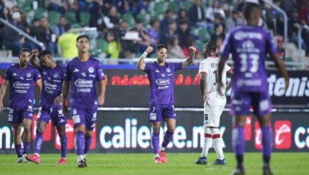 Mazatlán sorprende al Toluca y logra su primera victoria en el Clausura 2025