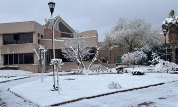 Nevada causa caos vial en Chihuahua: múltiples accidentes y cierre de calles