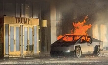 Soldado de élite murió calcinado en un Tesla frente al hotel Trump en Las Vegas