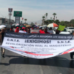Maestros de La Laguna de Durango protestan contra reforma a la Ley del ISSSTE