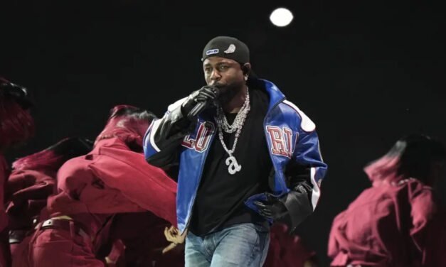 Kendrick Lamar encendió el Super Bowl con un show de medio tiempo cargado de mensajes y energía