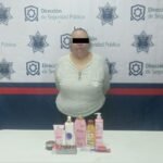 En Walmart de Torreón, capturan a mujer que no quería pagar su maquillaje