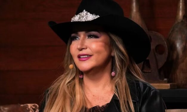 Alicia Villarreal denuncia a Cruz Martínez por violencia familiar y obtiene orden de restricción