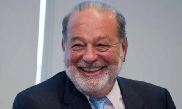 Carlos Slim propone aumentar horas laborales en México para mejorar salarios