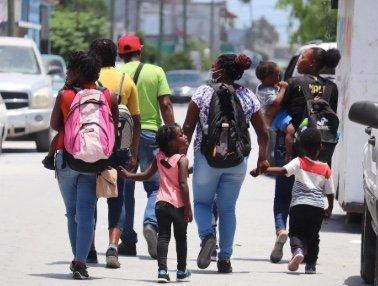 Sheinbaum prioriza atención a migrantes: recortes al Tren Maya y la Guardia Nacional