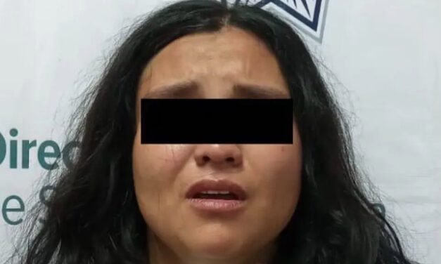 Policía de Torreón rescata a bebé de tres meses; su madre estaba intoxicada y la dejó sola