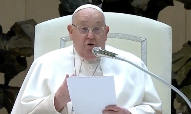 Papa Francisco ingresado al hospital por bronquitis: su salud sigue en observación