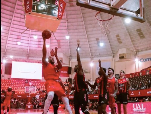 Jerime Anderson lidera la victoria de Toros Laguna sobre Indios de Cd. Juárez