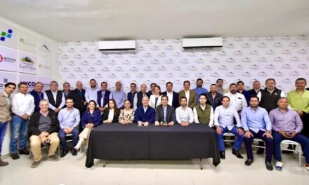 Román Cepeda acuerda agilización de trámites en la primera asamblea de Canadevi Laguna