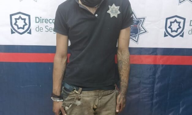 Detienen en Torreón a hombre que se hacía pasar por policía municipal