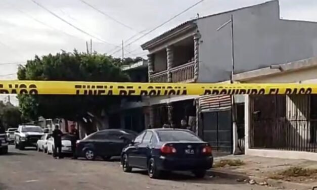 Muere bebé de 6 meses al ser olvidada en un auto en Cajeme; padre es detenido por homicidio culposo