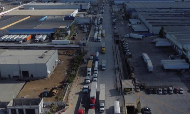 Trump desata una guerra comercial: Aranceles golpean a México y Canadá bajo el pretexto del fentanilo