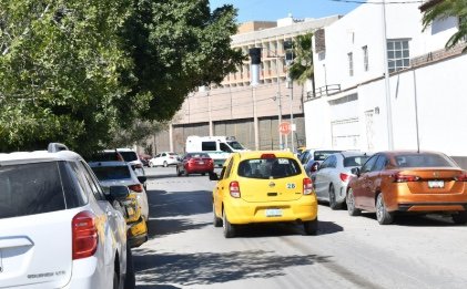 Invasión de banquetas en Torreón: Principal queja ciudadana en febrero