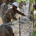 A pesar de la baja en cruces migratorios, Texas refuerza frontera con más Guardia Nacional y alambre de púas