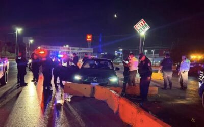 Joven en presunto estado de ebriedad choca contra ballenas de concreto en Gómez Palacio