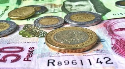 México enfrenta riesgo de recesión en 2025 tras guerra arancelaria de Trump