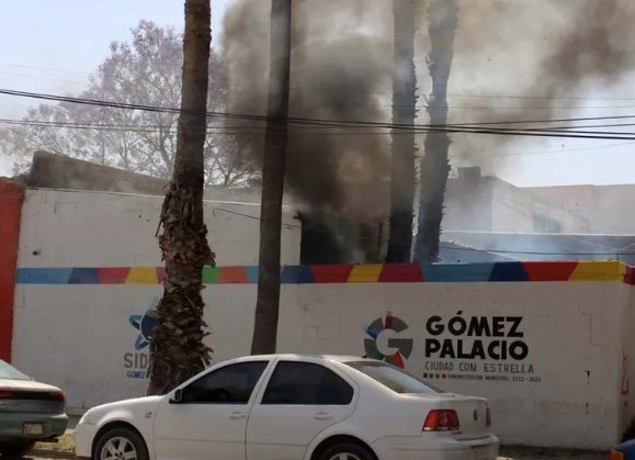 Incendio en predio de Sideapa provoca alarma en el Centro de Gómez Palacio