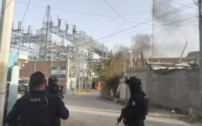 Incendio en subestación de CFE deja sin luz a colonias de Torreón