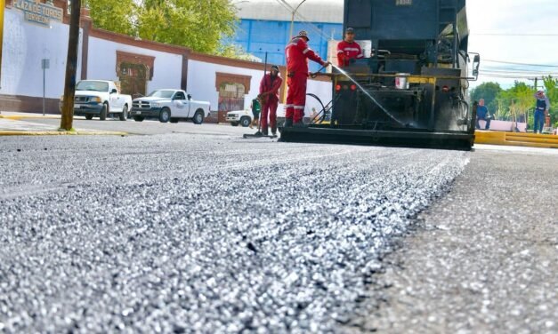 SIMV mejora vialidades en seis colonias de Torreón con bacheo y señalética