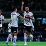 Pumas vence 2-0 a Santos Laguna y mantiene viva su ilusión de Play-In