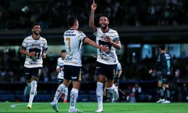 Pumas vence 2-0 a Santos Laguna y mantiene viva su ilusión de Play-In