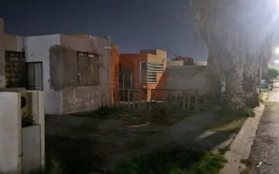 Vecinos de Rancho Alegre bloquean carretera en Torreón tras ocho días sin luz
