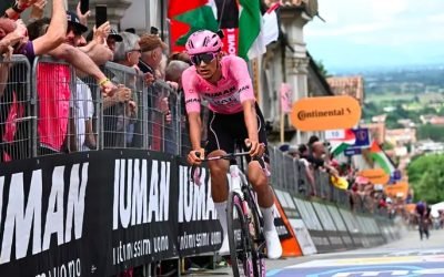 Isaac Del Toro sigue líder del Giro de Italia y amplía su ventaja sobre Ayuso