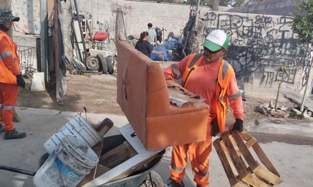 Retiran 160 toneladas de basura en colonias del oriente de Torreón como parte de brigada municipal