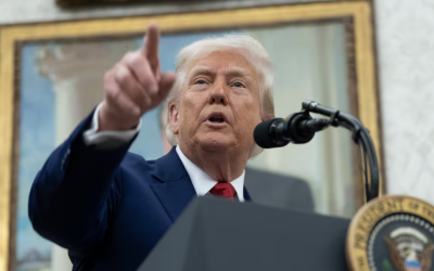 Corte federal de EU declara inconstitucional política arancelaria de Donald Trump