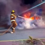 Camioneta de lujo se incendia en Lerdo y queda como pérdida total