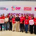 DIF Torreón y OXXO entregan aparatos auditivos y sillas de ruedas a personas de escasos recursos