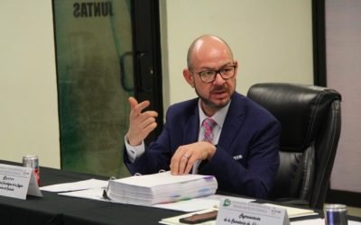 Denuncian a rector de la UTRCC por agresiones, corrupción y acoso laboral