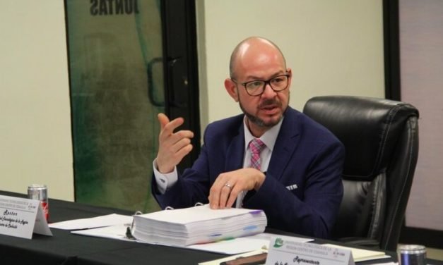 Denuncian a rector de la UTRCC por agresiones, corrupción y acoso laboral