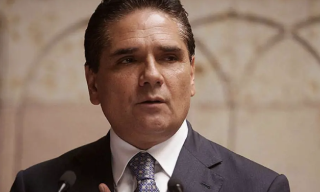 Jueza federal autoriza captura de Silvano Aureoles por desvío millonario en Michoacán