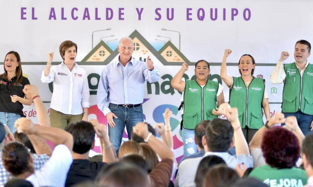 Entrega Román Cepeda rehabilitación de plaza en Loma Real y anuncia nueva techumbre