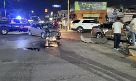 Accidente en el Centro de Gómez Palacio deja cuantiosos daños materiales