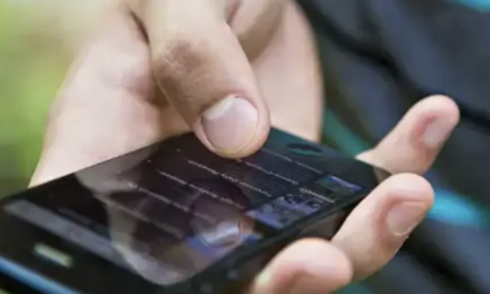 Falla masiva de servicios digitales afecta a millones de usuarios en todo el mundo