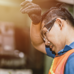 Trabajadores expuestos al sol concentran casos por calor extremo en Coahuila