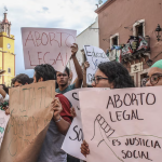 Guanajuato mantiene penalización del aborto tras voto sorpresivo de diputada del Verde