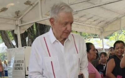 López Obrador rompe su retiro para votar en histórica elección judicial