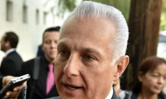 Cepeda defiende política ambiental tras protestas por tala: “Es legítimo que salgan a defender árboles”