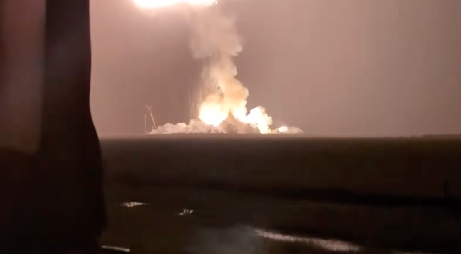 La Starship de SpaceX explota en tierra durante una prueba estática en Texas