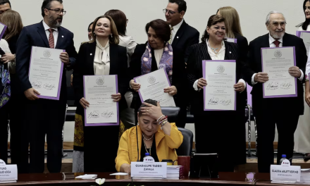 Acordeones, urnas infladas y boletas clonadas: las graves irregularidades que marcan la elección judicial en México