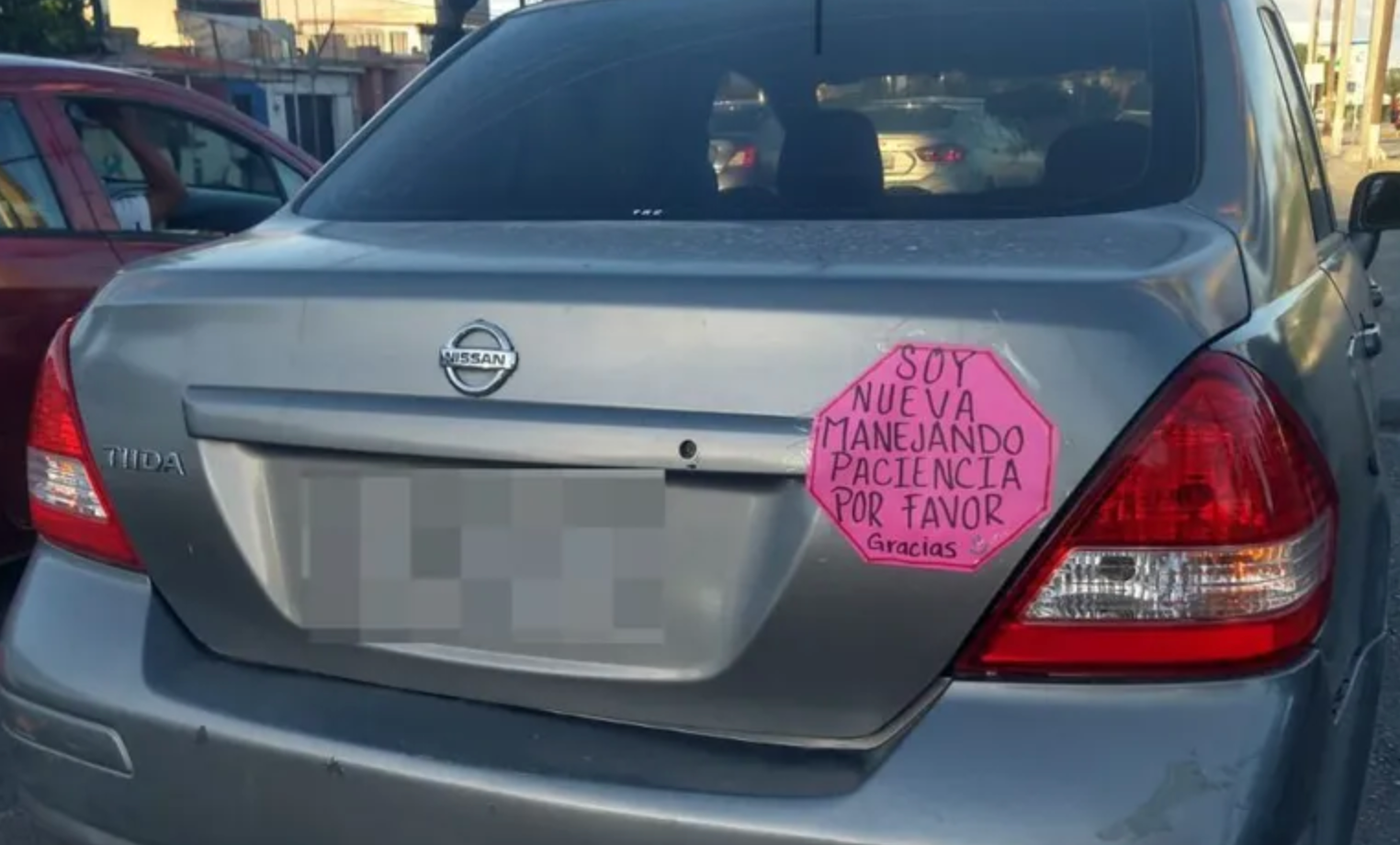 Joven sufre crisis nerviosa tras choque frente al Hospital 71 del IMSS en Torreón