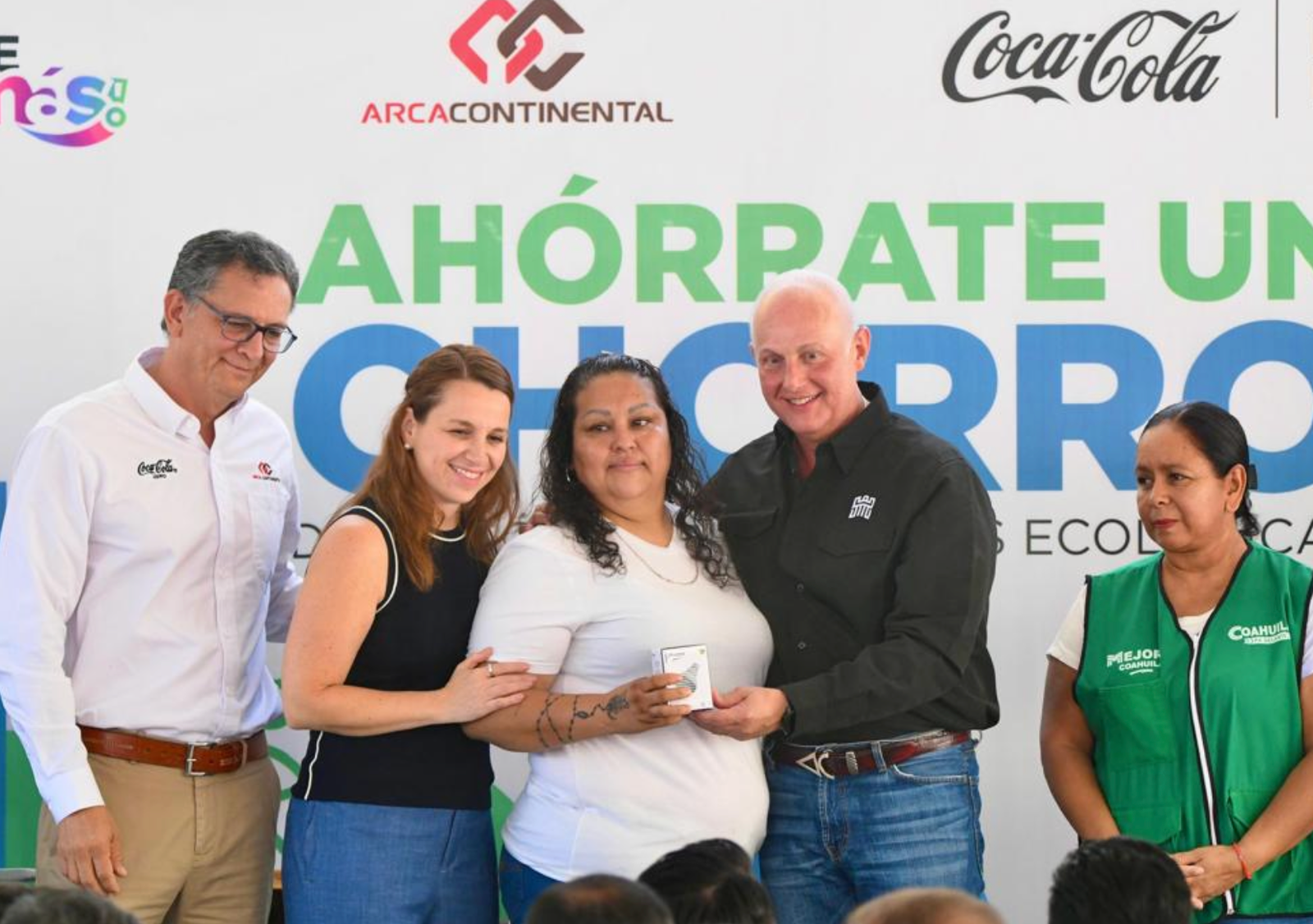 Inician en Torreón entrega de 10 mil regaderas ecológicas para fomentar el ahorro de agua