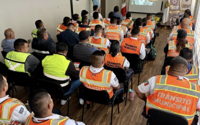 Capacitan a policías y agentes viales de Torreón en hospitalidad turística